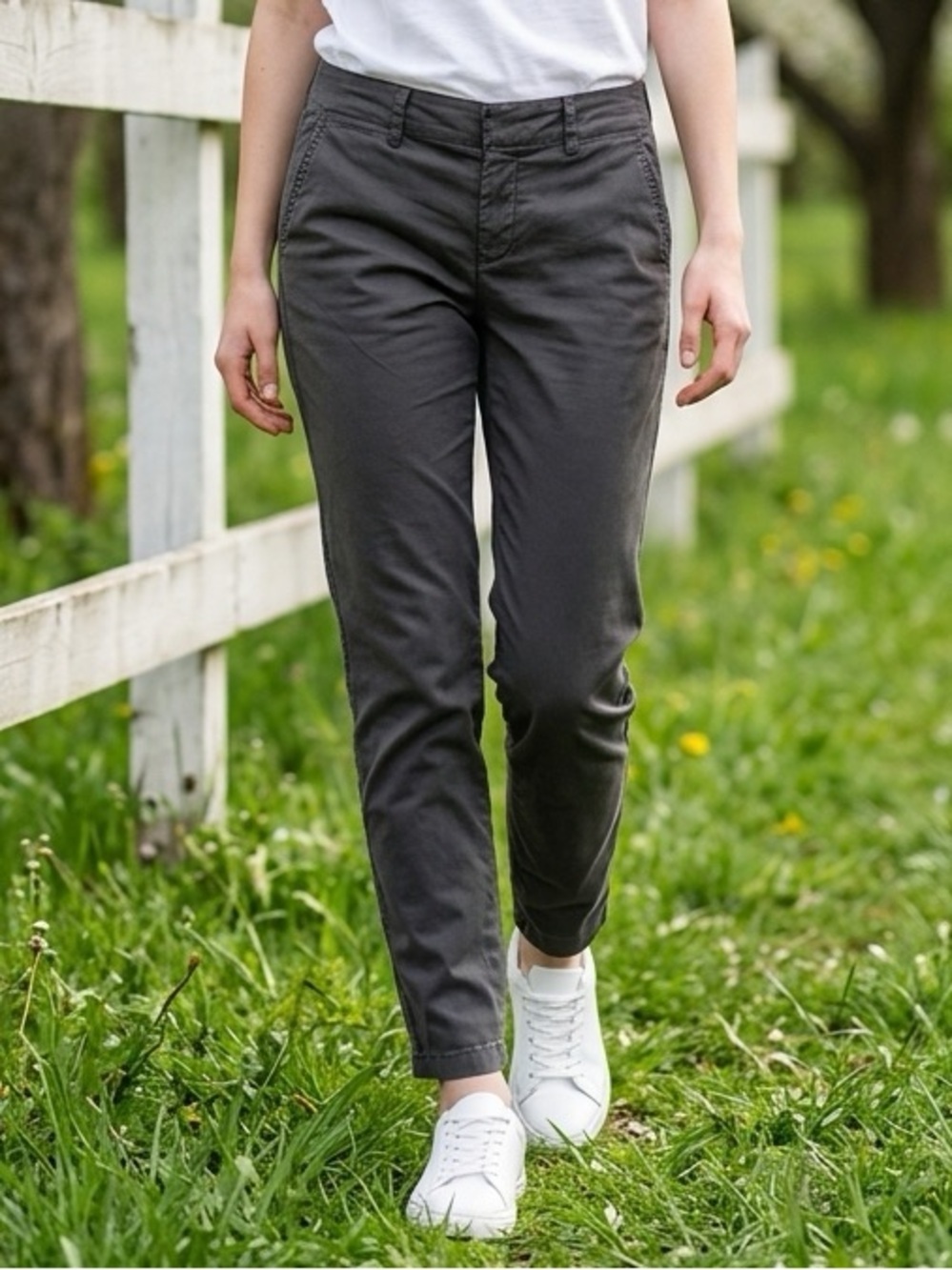 EUC Vince Women’s Navy Blue Chino Casual Pants - Size 6